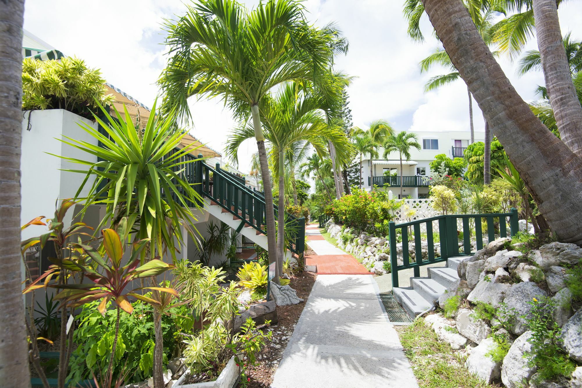 Bay View Suites Paradise Island Nassau Buitenkant foto