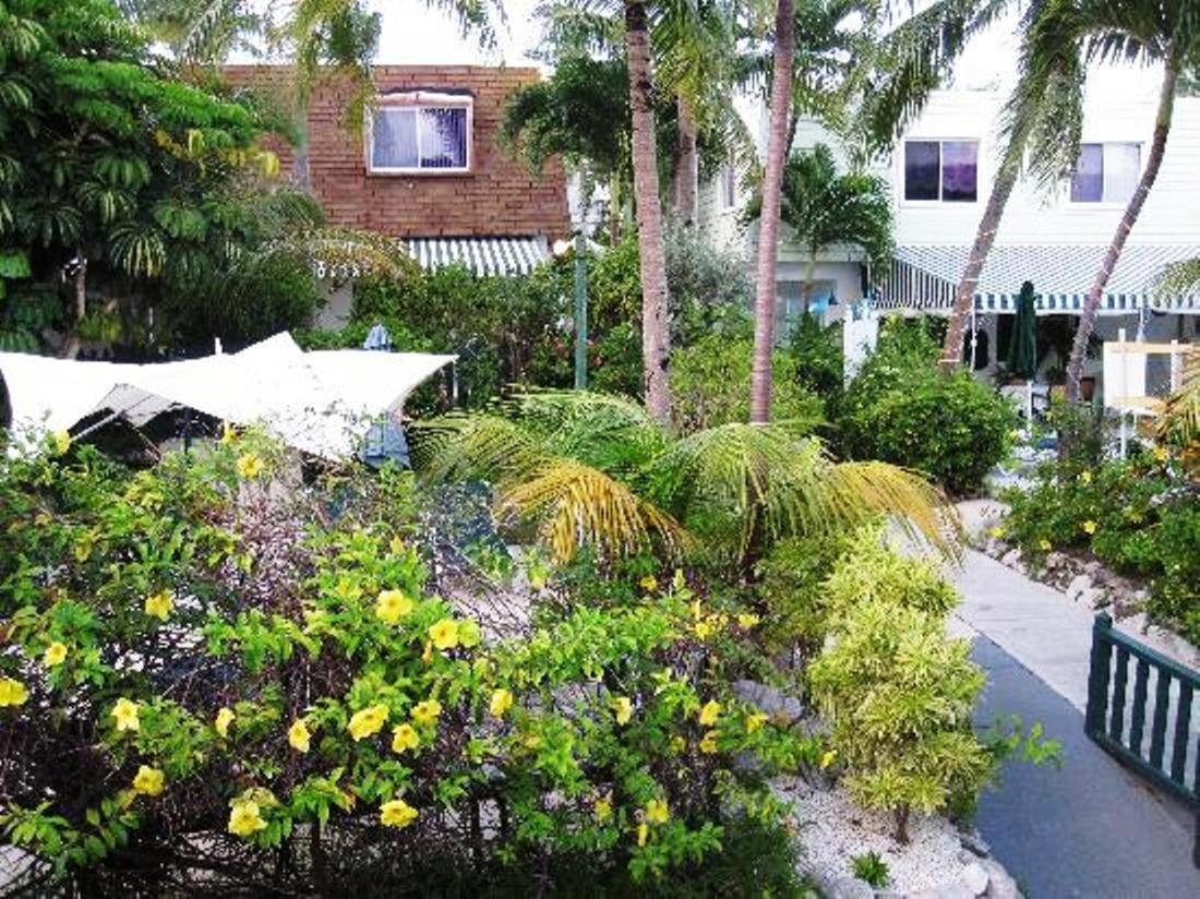 Bay View Suites Paradise Island Nassau Buitenkant foto