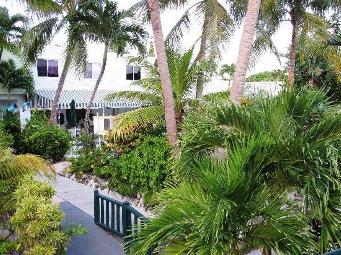 Bay View Suites Paradise Island Nassau Buitenkant foto